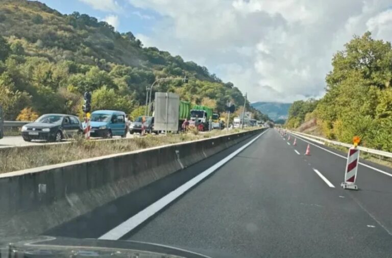 Συναγερμός στην Εγνατία Οδό: Έκλεισε λόγω διαρροής πετρελαίου – Ουρές χιλιομέτρων από οχήματα
