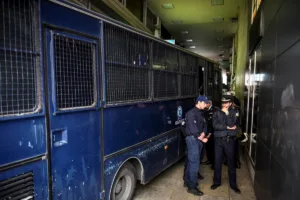Σοκ στη Θεσσαλονίκη: Αυτοκτόνησε 42χρονος αστυνομικός μέσα σε υπηρεσιακό λεωφορείο