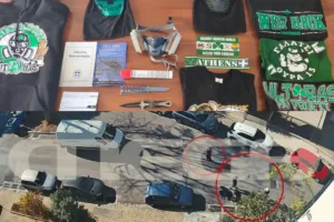 Ελευσίνα: Αυτοί είναι οι νεαροί που παραδόθηκαν για την επίθεση με μαχαίρι στον 32χρονο – Η στ