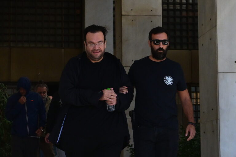 «Μας ακούει κόσμος τώρα»: Αποκαλυπτικοί διάλογοι για την υπόθεση Καμπούρη