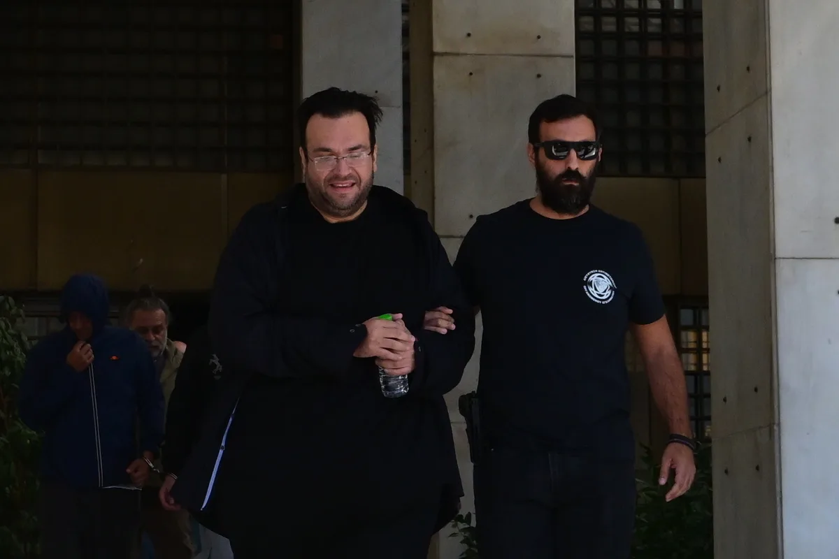 «Μας ακούει κόσμος τώρα»: Αποκαλυπτικοί διάλογοι για την υπόθεση Καμπούρη