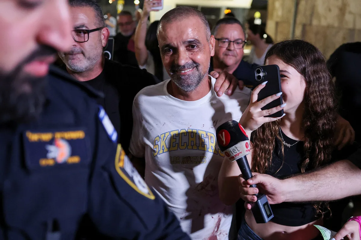 Ο Γιανίβ Χαγιούν, ένας από τους άνδρες που συνέβαλαν στην εξουδετέρωση του δράστη στο αεροσκάφος της FlyDubai με προορισμό το Ισραήλ από τα Ηνωμένα Αραβικά Εμιράτα