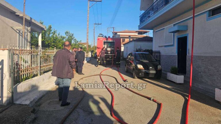 Συναγερμός στις Θερμοπύλες: Φωτιά σε μονοκατοικία κοντά σε εκκλησία