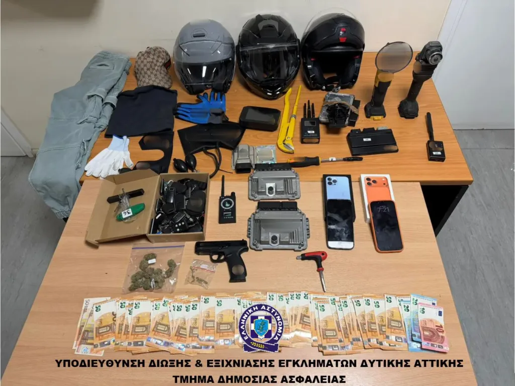 Έκλεβαν αυτοκίνητα και μηχανές στην Αττική – Πάνω από 350.000 ευρώ τα κέρδη της σπείρας