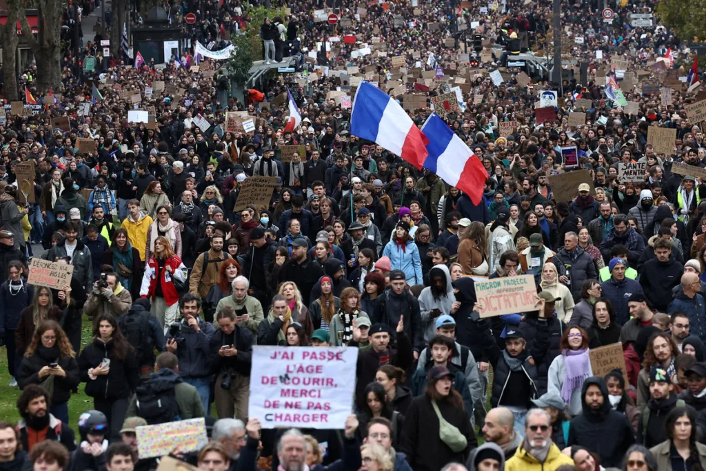 Δεν υποχωρούν οι διαδηλωτές σε Γαλλία, Ιταλία, Αλβανία