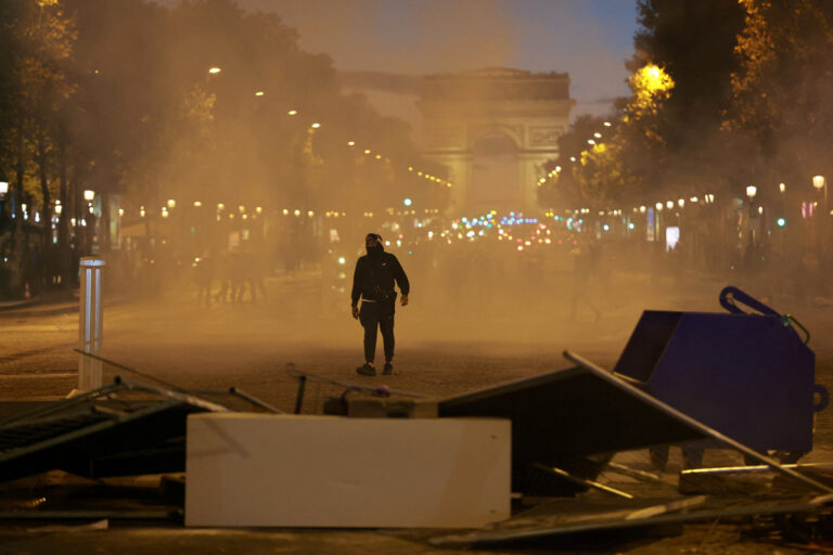 Επεισόδια, χάος, λεηλασίες στη Γαλλία
