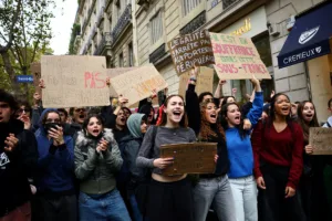 Γαλλία: Ξανά στους δρόμους, χωρίς νέο χάος