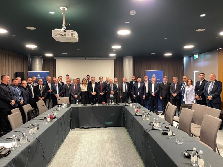 Επιχείρηση εξωστρέφειας στα Τίρανα με επικεφαλής τον Κωνσταντίνο Γκιουλέκα