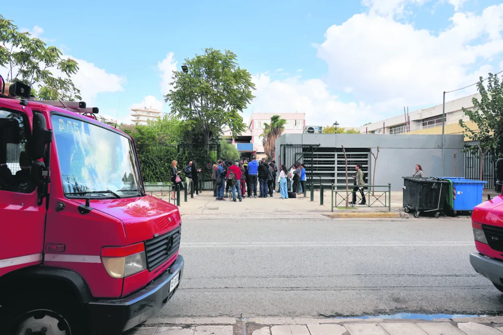 Γκράβα: Οι εργασίες μόνωσης και η έντονη μυρωδιά