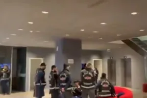 Νέο πλήγμα στην ελευθερία του Τύπου στην Τουρκία: Έφοδος αστυνομικών σε τηλεοπτικό σταθμό