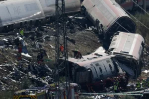 Ισπανία: Πώς έγινε η τραγωδία με τους 68 νεκρούς – Τριήμερο εθνικό πένθος κήρυξε ο Σάντσεθ