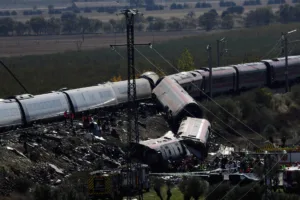 Σιδηροδρομική τραγωδία στην Ισπανία: Τουλάχιστον 64 οι νεκροί, πάνω από 80 οι τραυματίες