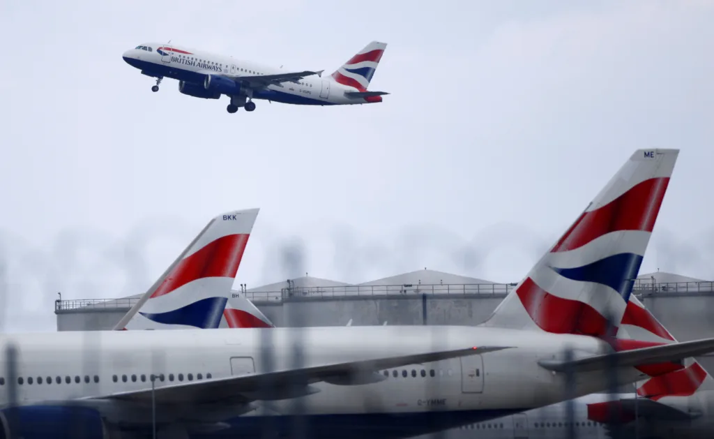 Τρόμος σε πτήση της British Airways: Έχασε 28.000 πόδια σε 7 λεπτά – Εξέπεμψε σήμα κινδύνου και επέσ