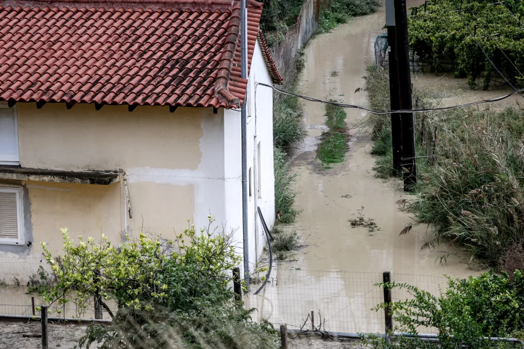Κακοκαιρία στην Κρήτη: Ένας νεκρός, δύο στο νοσοκομείο – Εικόνες βιβλικής καταστροφής στο νησί