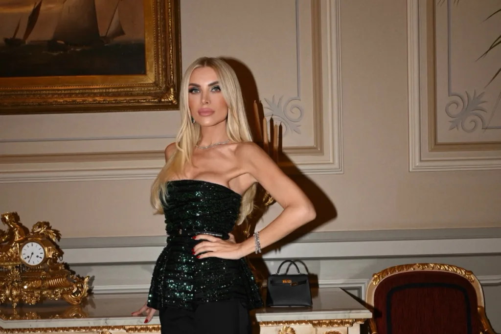 Τρελά ερωτευμένη η Κατερίνα Καινούργιου – Η τρυφερή φωτογραφία με τον Παναγιώτη Κουτσουμπή
