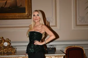 Τρελά ερωτευμένη η Κατερίνα Καινούργιου – Η τρυφερή φωτογραφία με τον Παναγιώτη Κουτσουμπή