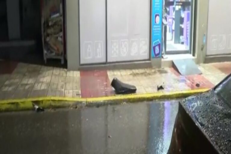 Νεκρός 29χρονος από τροχαίο ατύχημα με μηχανή στο Κερατσίνι – Δείτε βίντεο