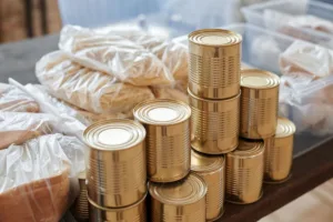 Γιατί η Βρετανία προετοιμάζει τους πολίτες για τα χειρότερα και συνιστά κιτ έκτακτης ανάγκης για 3 μ