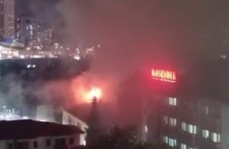 Συναγερμός στην Κωνσταντινούπολη: Φωτιά σε νοσοκομείο – Εντολή εκκένωσης του χώρου