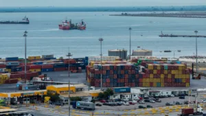 Θεσσαλονίκη: Κοντέινερ καταπλάκωσε εργαζόμενο στο λιμάνι – Απεγκλωβίστηκε τραυματισμένος
