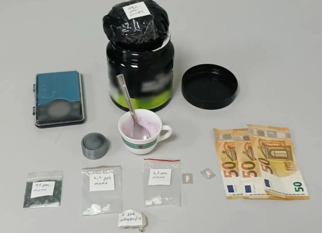 Θεσσαλονίκη: MDMA και κάνναβη στο σπίτι του 22χρονου που φέρεται να πούλησε ναρκωτικά στην 20χρονη