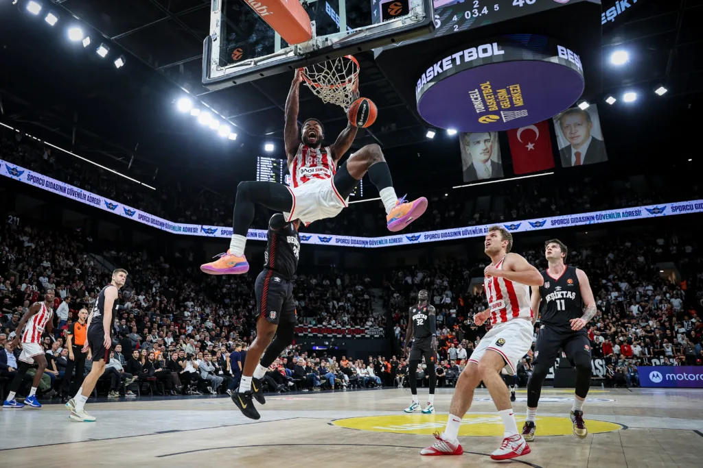 Μπεσίκτας – Ολυμπιακός 73-81: «Ερυθρόλευκος» σίφουνας στην Τουρκία