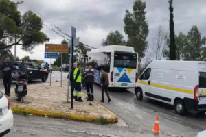 Νεκρή η γυναίκα που παρασύρθηκε από λεωφορείο στη Λεωφόρο Βουλιαγμένης 