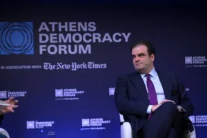 Πιερρακάκης: Κανένα κράτος δεν είναι αρκετά ισχυρό για να διαχειριστεί μόνο του την τεχνητή νοημοσύν
