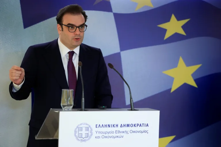 Το προσχέδιο του Προϋπολογισμού για το 2027 : Όλα τα μέτρα για μισθωτούς, συνταξιούχους, επαγγελματί