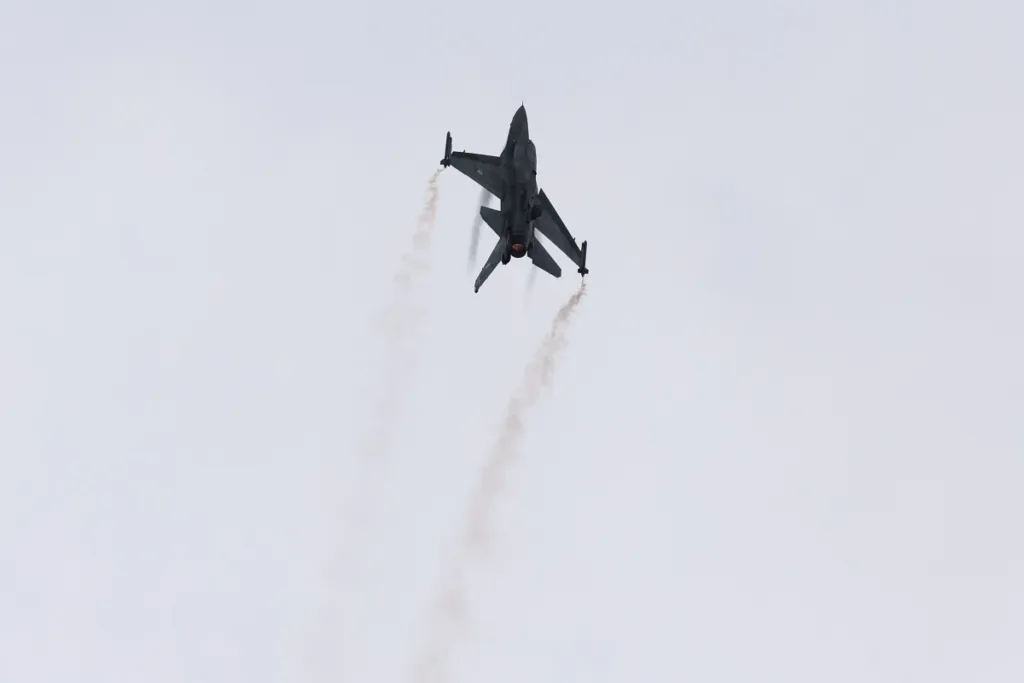Πιλότος F-16 της ομάδας «ΖΕΥΣ» για την 28η Οκτωβρίου: Μία λέξη αλλάξει την Ιστορία – Για τους 