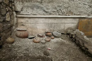 Ένα ντουλάπι στην Πομπηία ρίχνει φως στη ζωή πριν από την έκρηξη του Βεζούβιου