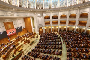 «Κανείς δεν θέλει μια νέα Ελλάδα»: Εντείνονται οι φωνές για πρόωρες εκλογές στη Ρουμανία λόγω της κρ