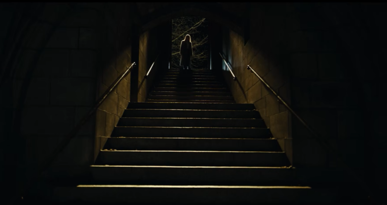 «The Exorcist: Martyrs»: Η πολυαναμενόμενη ταινία που περίμεναν οι fans – Η πρώτη εικόνα με τη Σκάρλετ Γιόχανσον