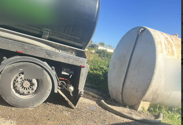 Σπάτα: Παράνομη απόρριψη υγρών αποβλήτων σε οικόπεδο – Συνελήφθη 59χρονος οδηγός βυτιοφόρου