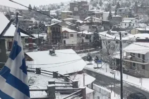 Κακοκαιρία: Χιόνια σε Πήλιο και Σέλι Ημαθίας – Δεμένα τα πλοία για Σποράδες