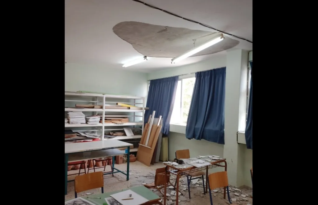 Θεσσαλονίκη: Σοβάδες έπεσαν στο κεφάλι 14χρονου μαθητή σε σχολείο στα Βασιλικά –  Μεταφέρθηκε 