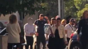 Στην Ευελπίδων ο 52χρονος γυναικολόγος που κατηγορείται για πορνογραφία ανηλίκων – Εκατοντάδες σκληρ