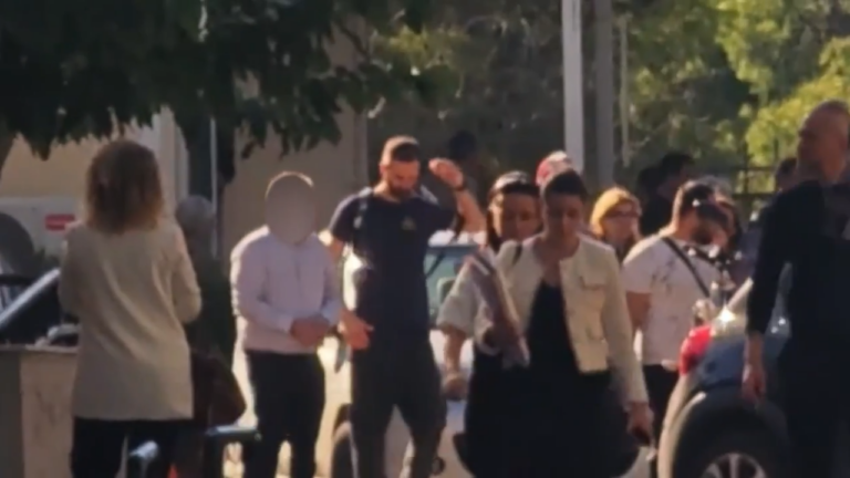 Στην Ευελπίδων ο 52χρονος γυναικολόγος που κατηγορείται για πορνογραφία ανηλίκων – Εκατοντάδες σκληρά αρχεία στην κατοχή του