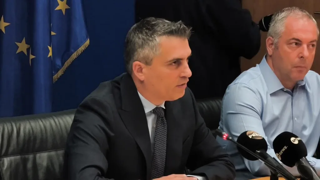 Δήμας για τις καθιζήσεις στην Κυψέλη: «Κανένα κτίριο ακατάλληλο» – Τι είπε για τις ρωγμές και τη γρα