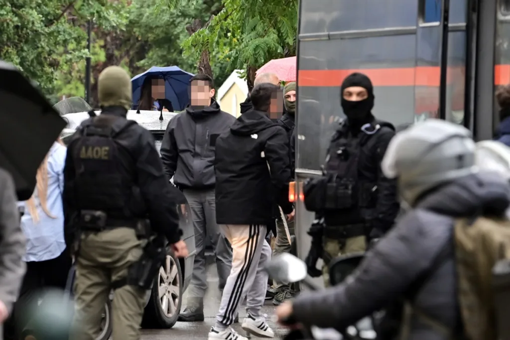 Χωριάτικο: Προσωρινά κρατούμενοι δύο κατηγορούμενοι απο τη Ρόδο – Σε κατ’οικον περιορισμό ο Αρ