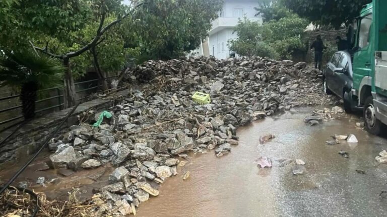 Κακοκαιρία στην Κρήτη: Νερά παρέσυραν γέφυρα, στο νοσοκομείο ένα ζευγάρι – «Η κατάσταση είναι τραγική»